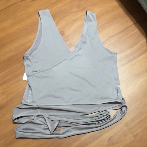 Lululemon Cropped Tank Top - Picture 2 of 3